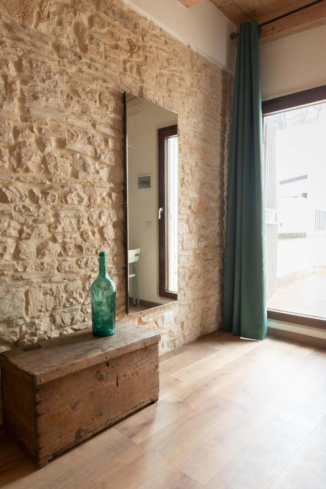 Palazzo Rizzi Dimora Dei Templari Bitetto Exterior foto