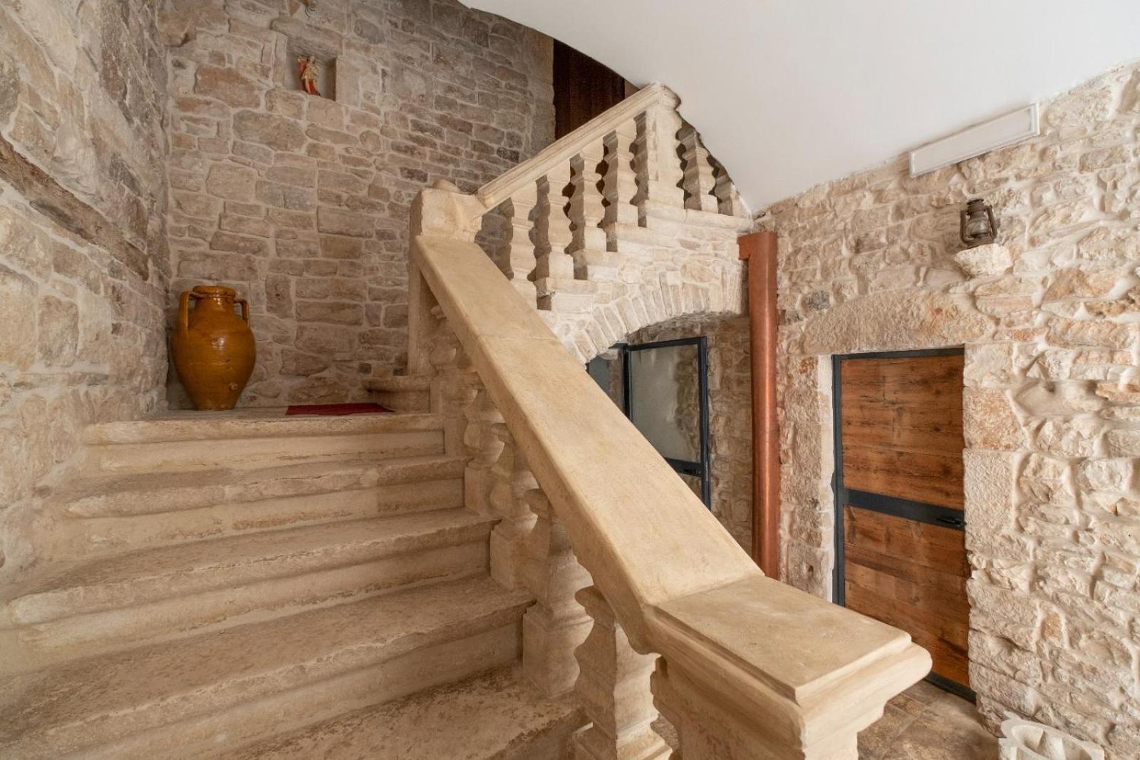 Palazzo Rizzi Dimora Dei Templari Bitetto Exterior foto