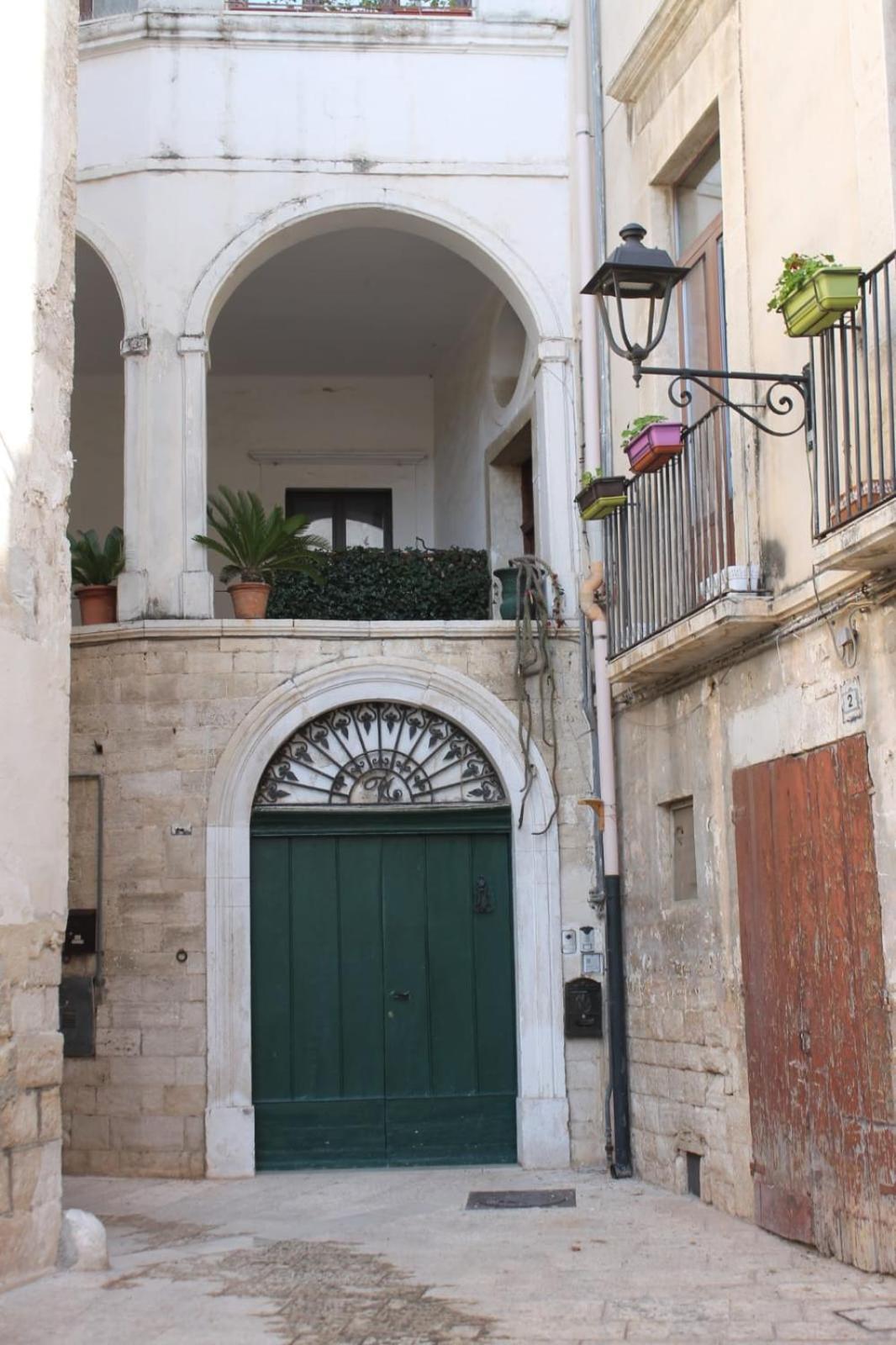 Palazzo Rizzi Dimora Dei Templari Bitetto Exterior foto
